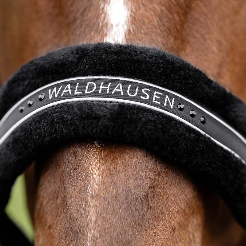 Elegant soft halter with glitter satin buckler - 0348